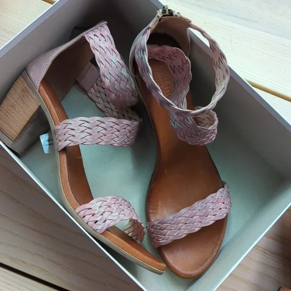 🆕🌿SUNDANCE LEATHER WOVEN SANDALS🌿 - Picture 5 of 5